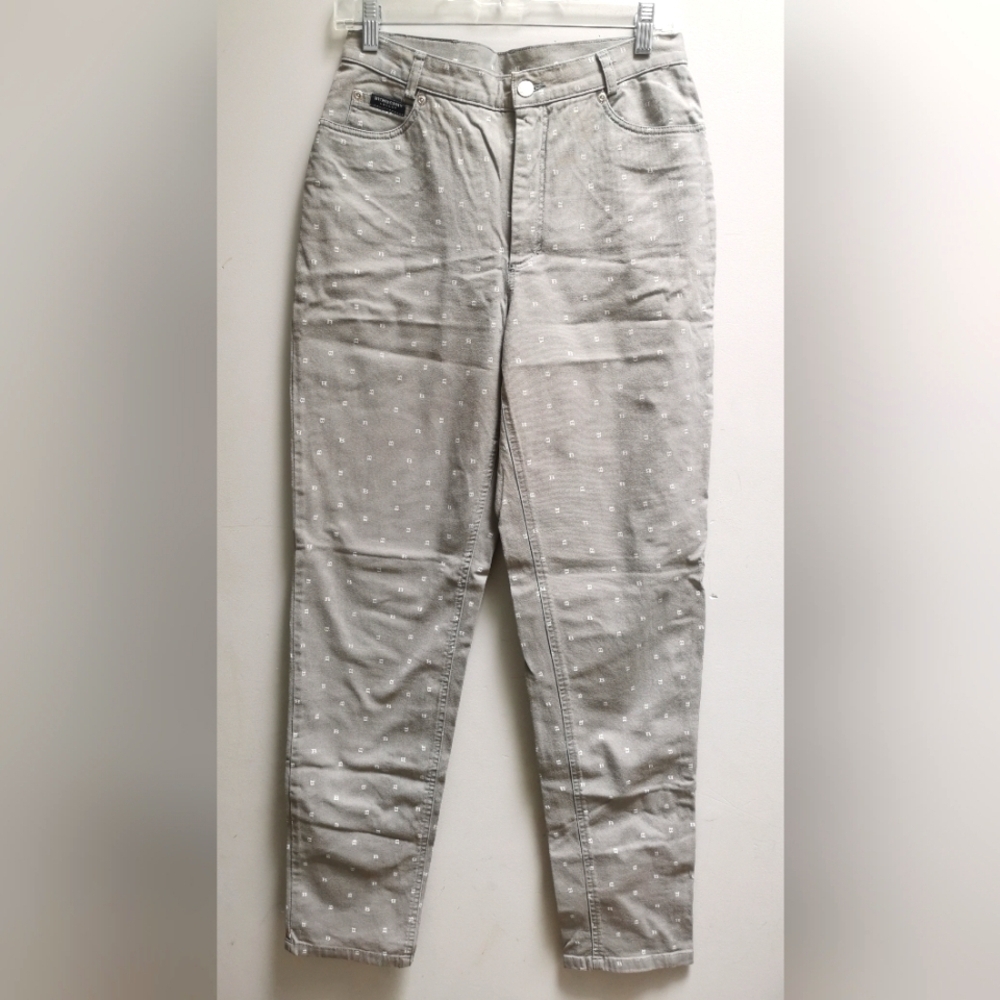 Burberry Gray Pants size 44 european Waist 15" Rise 11" inseam 31"